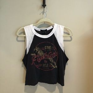 Cut-off Graphic Tee
